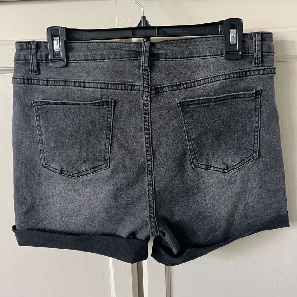 NWOT SHEIN Black Distressed Jean Shorts - Picture 2 of 3